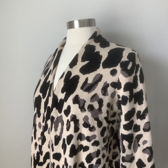 Chico's Leopard Print Open Cardigan Sweater Pockets Size2 - Picture 5 of 16
